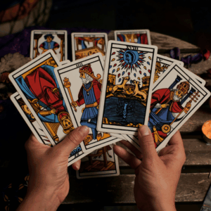 TAROT Y ORÁCULOS